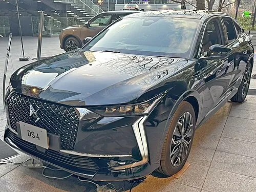 DS 4